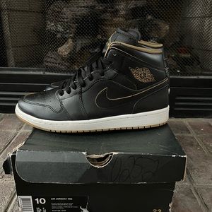 Jordan 1 mid size 10